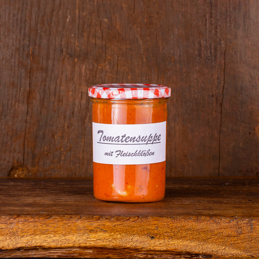 Tomatensuppe mit Fleischklößen